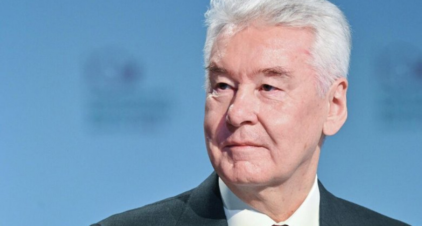Собянин признался в финансовом прошлом и лишил участников форума банкета