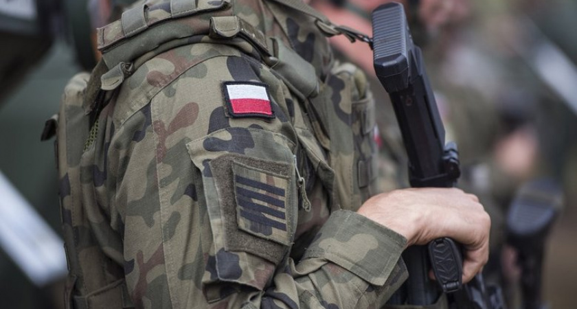 Два бойца спецподразделения Польши разбились во время ночных парашютных учений НАТО в США