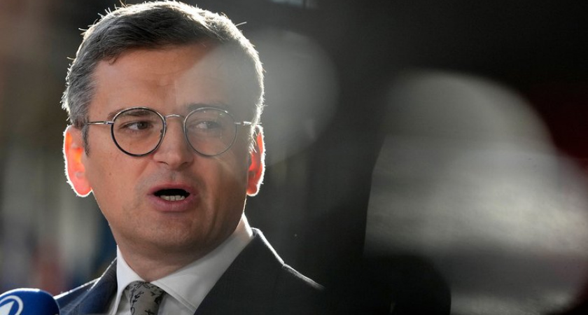 Экс-министр Кулеба предрек Украине азиатскую миграцию из-за бегства молодежи и старения нации