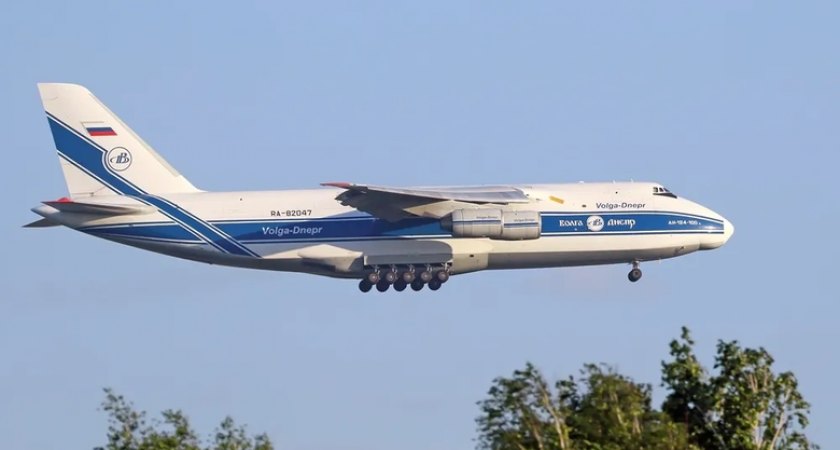 Посольство РФ требует вернуть Ан-124, арестованный Канадой после гуманитарного рейса с COVID-тестами