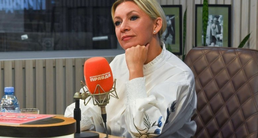 "Сесть за стол и не ёрзать": Захарова предложила фон дер Ляйен поговорить с Лондоном вместо Китая