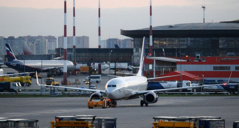 Airbus A330 из Пекина врезался в Superjet при рулении в Шереметьево: сотни пассажиров избежали катастрофы