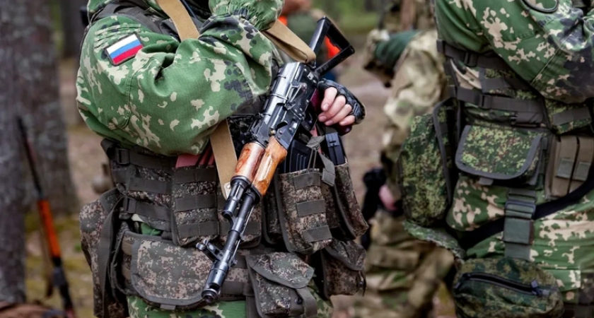 Штурмовик бригады "Север-V" взорвал блиндаж с укрывшимися боевиками ВСУ противотанковой миной