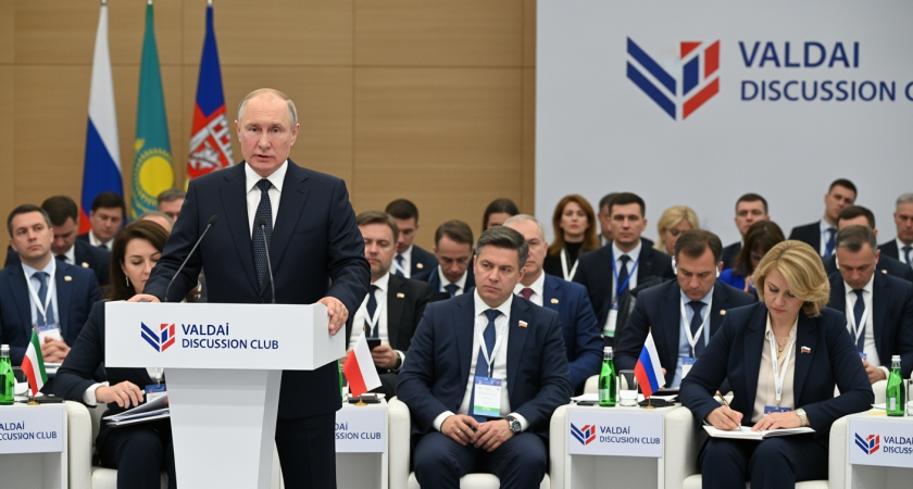 "Русский — это тот, кто любит Россию": Путин процитировал Петра I на "Валдае" перед сотней экспертов