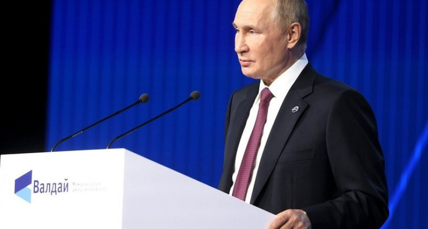 Путин на "Валдае" предупредил ЦБ о риске "переморозки" экономики высокой ставкой