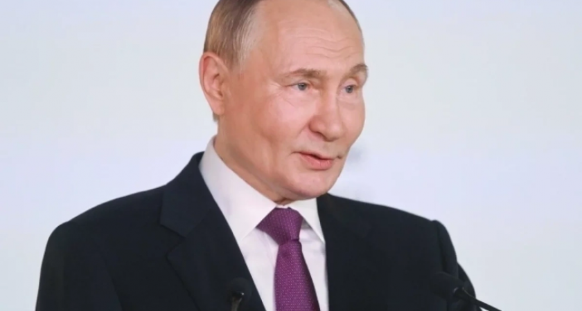 Путин на "Валдае" предрек мгновенный скачок нефти выше $100 при исключении России