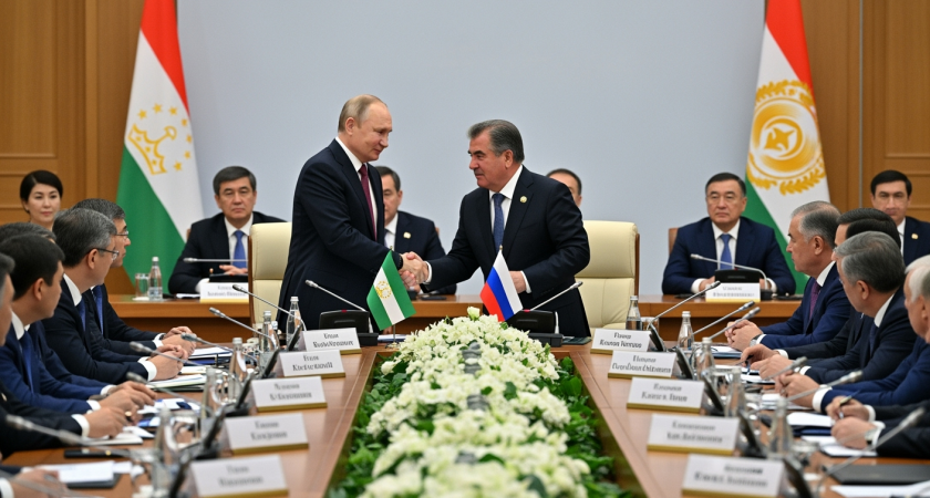 Путин поздравил Рахмона с днем рождения и анонсировал личные встречи в Душанбе