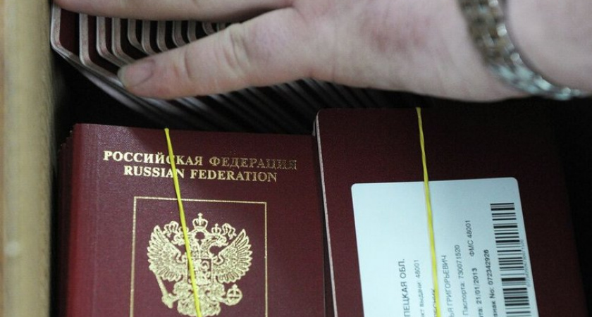 Десятки россиян потеряли путевки в Турцию и ОАЭ из-за брака печати в загранпаспортах
