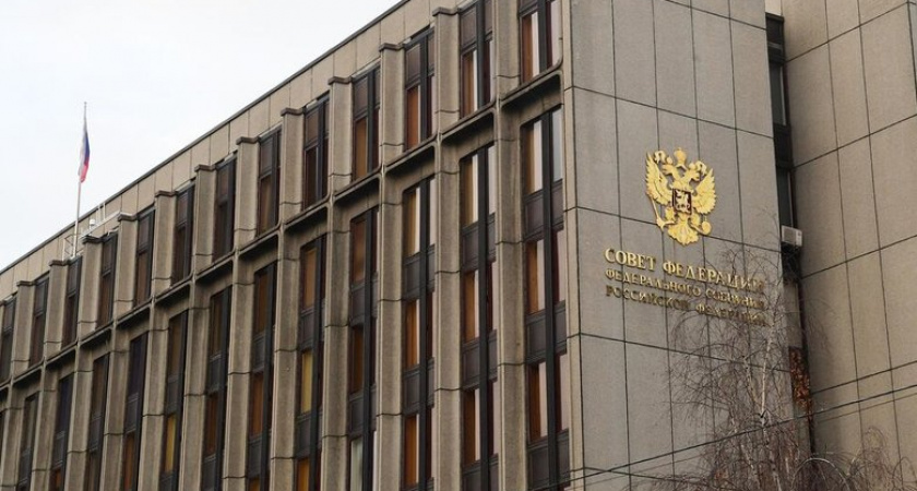 Сенатор Карякин предложил запретить дипфейки из-за роста телефонного мошенничества и фальшивых повесток