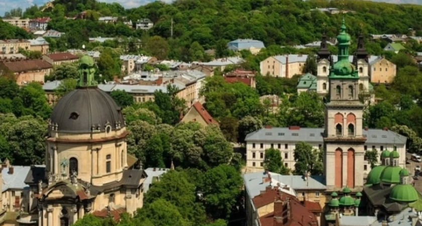 На западе Украины избили священника УПЦ с ушибами лица при захвате Успенского собора