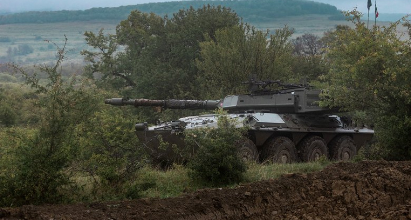 НАТО пять лет обсуждало перевод танков на зеленую энергию из-за выбросов