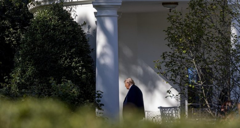 Трамп после разговора с Путиным: "Сейчас неподходящее время для санкций против России"