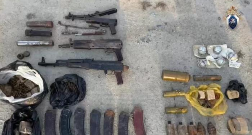 Схрон с десятками единиц боевого оружия и гранатами: ОПГ из 24 человек вымогала деньги у бизнесменов