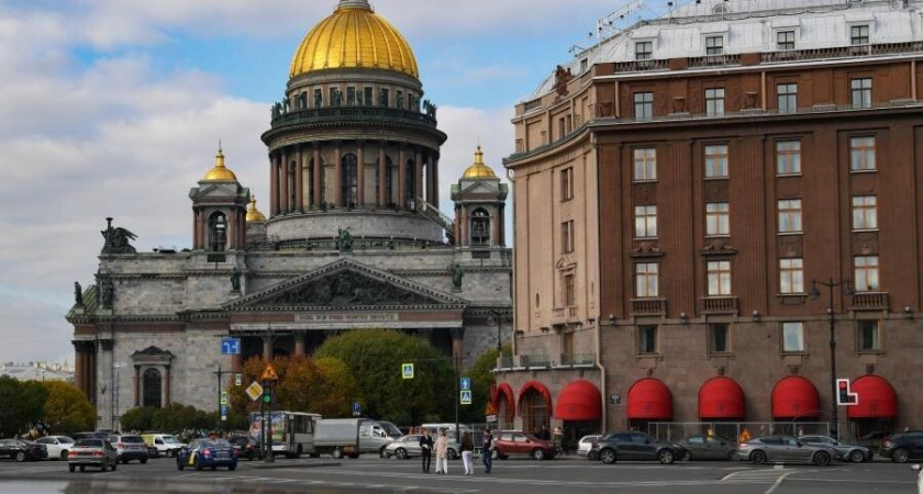 Парковки в Петербурге подорожали в 4 раза: жители в шоке от новых тарифов