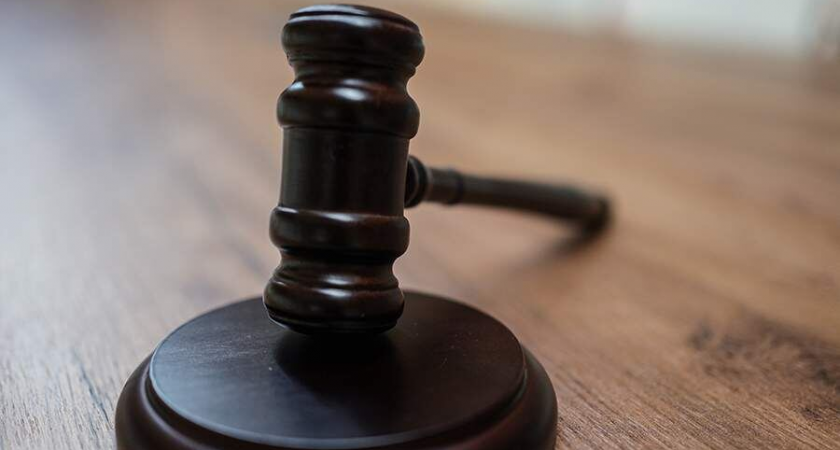 33-летний убийца кинооператора Сергея Политика скрылся после удара ножом на улице Сталеваров