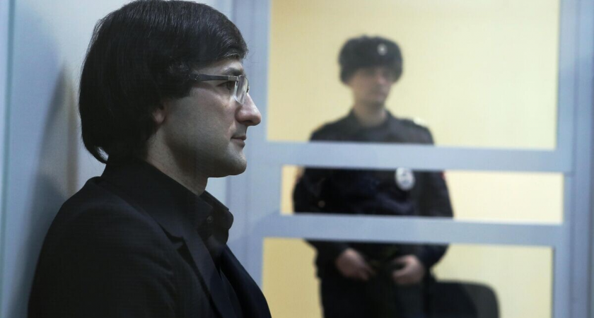 Дело о хищении 12,6 млн рублей приостановили по запросу военкомата: что происходит с экс-замглавы «Росгеологии»