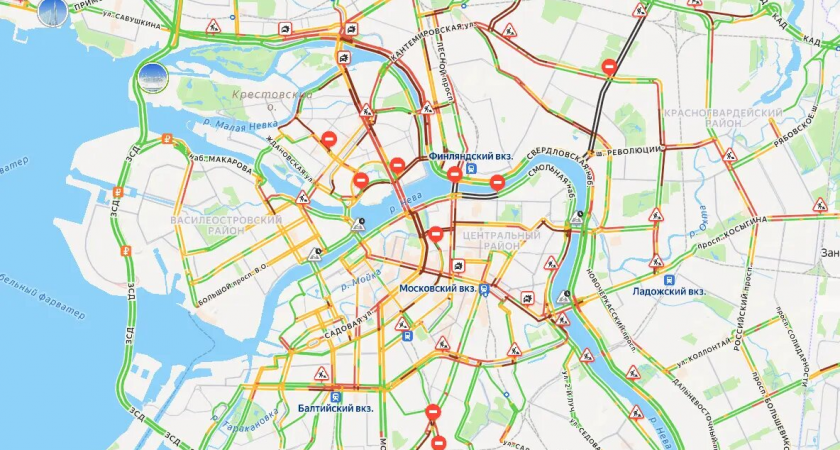 Внезапные перекрытия Литейного моста и 5 улиц парализовали Петербург до часа пик
