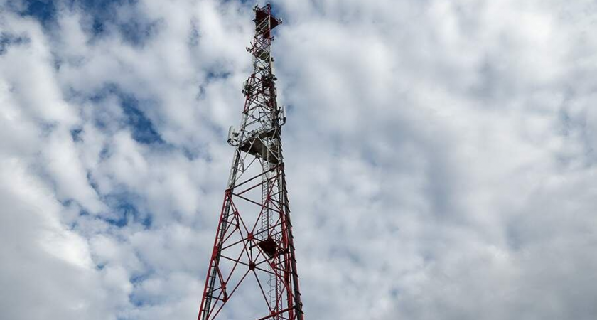 Ночная атака дронов ВСУ на Волгоградскую область: обломки БПЛА повредили вышку связи в Руднянском районе