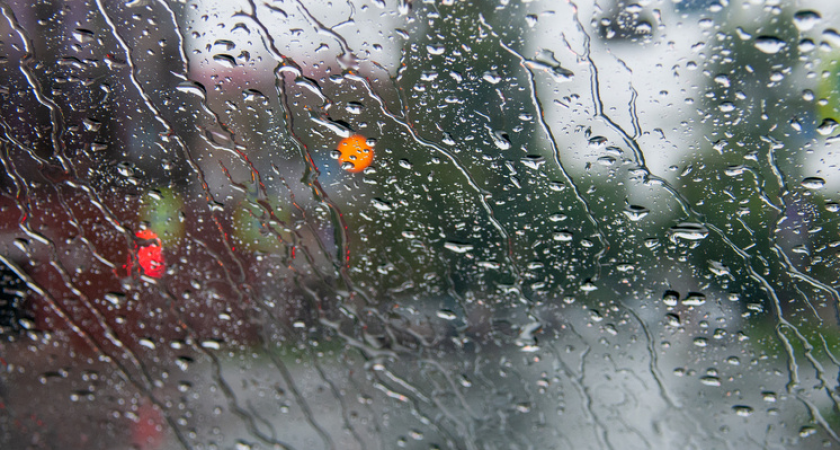 МЧС экстренно предупредило москвичей: в пятницу столицу накроет сильный дождь