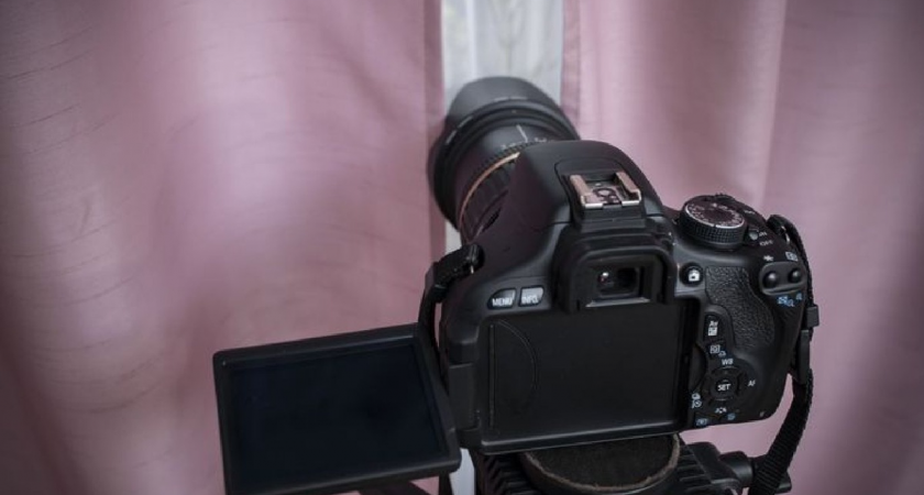 Два года криков по ночам: общественник показал квартиру с камерами для порнотрансляций в Екатеринбурге