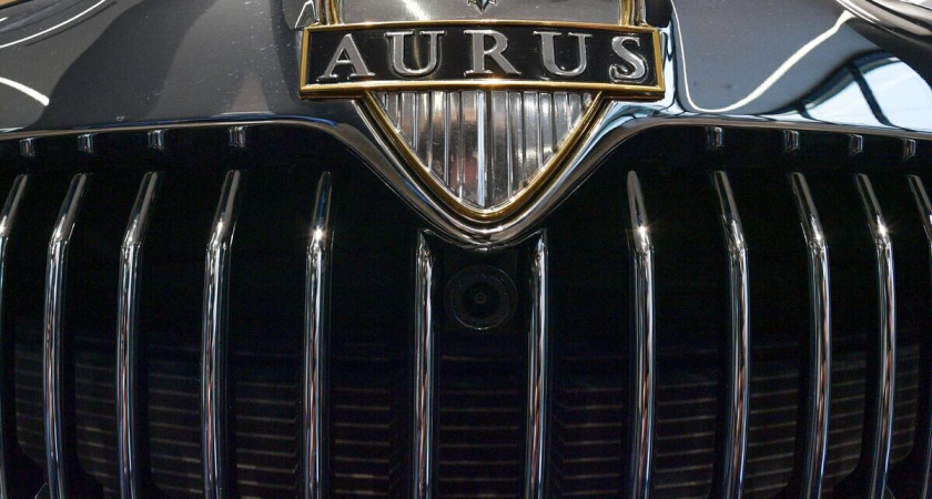 Водитель заплатит 1,5 млн рублей за ДТП с Aurus управделами президента