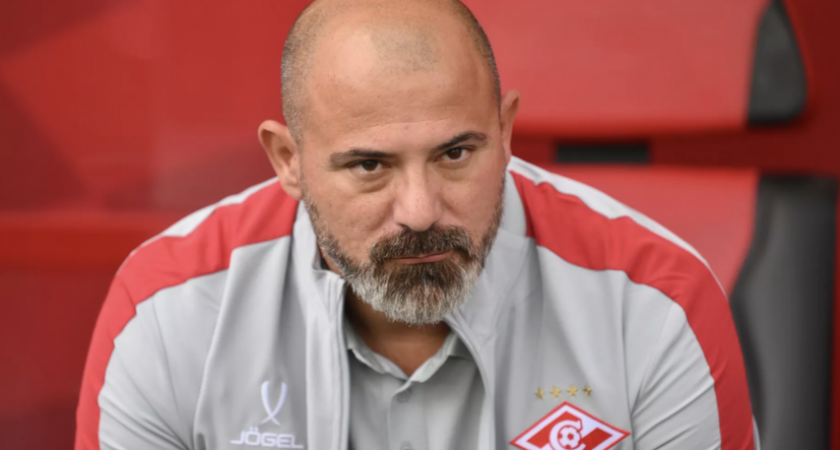 Месяц дисквалификации не впрок: Станкович снова огрёб жёлтую за оскорбления судьи