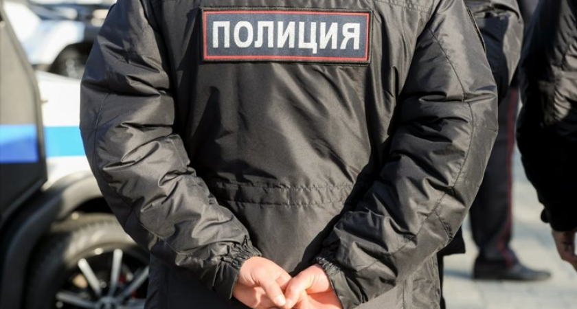 Тело 5-летней девочки с ножевыми ранениями нашли спрятанным в диване съемной квартиры