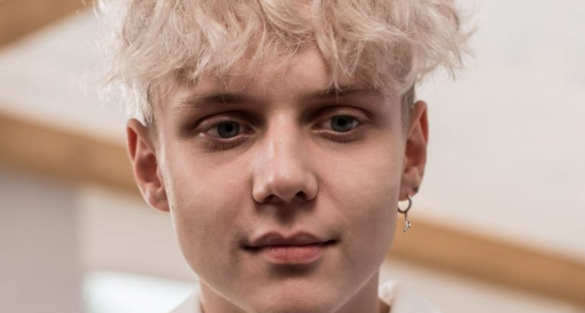 Ваня Дмитриенко назвал цену: 15 млн рублей и белые носки за концерт