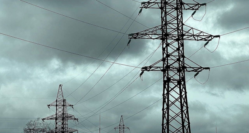 Массированная атака ВСУ на энергоинфраструктуру: обломки дронов обесточили 4 района Волгоградской области