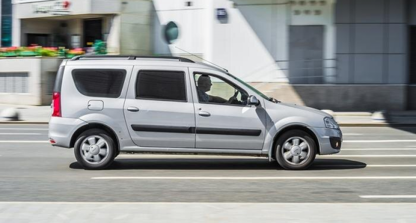 Росстандарт требует снять Lada Largus с продаж: руль замерзает в мороз