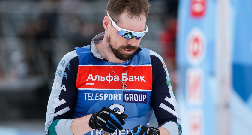 Устюгов забыл лыжи на сутки ради тренировки с ребятами — теперь ищет по камерам