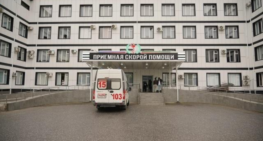 Обрушение на похоронах в Чечне: 84 пострадавших, двое в реанимации после падения конструкции