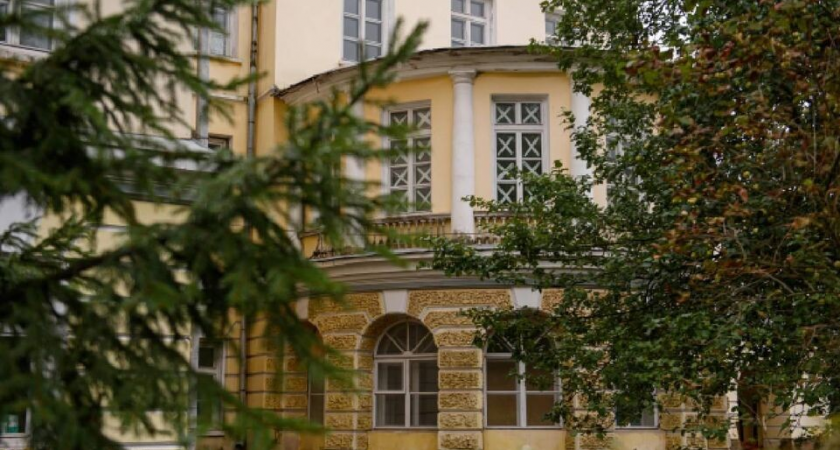 Находка с барахолки за копейки: балашихинцы подарили музею венецианскую ширму возрастом более 100 лет