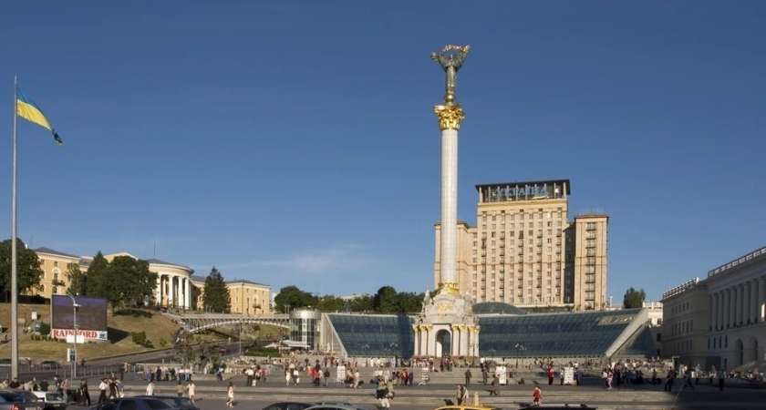 За дозу наркотика: супруги согласились установить шпионскую вазу с камерой на могиле в Москве