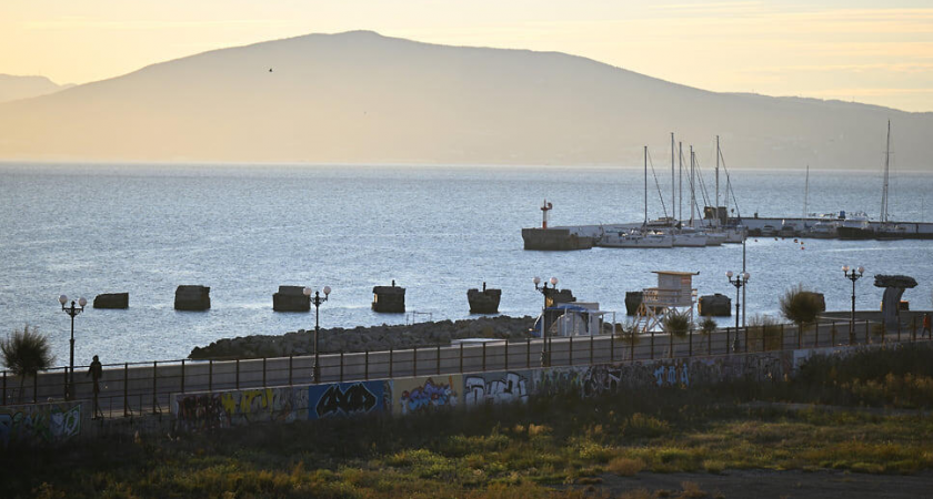 Атака дронов парализовала экспорт нефти из Новороссийска: горит терминал, повреждено судно