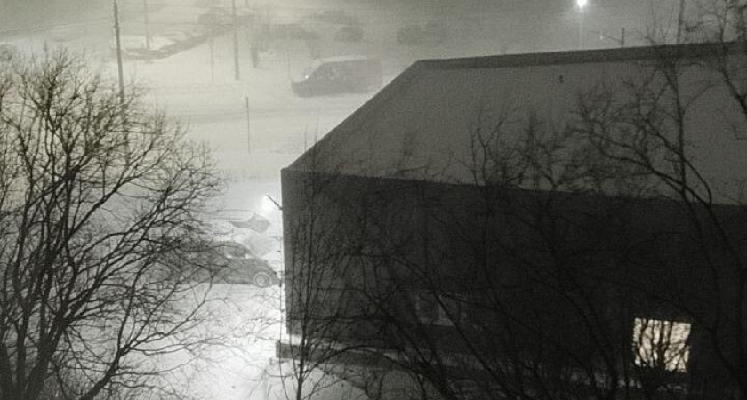 Нулевая видимость и снежная стена: Мурманск парализован мощной метелью