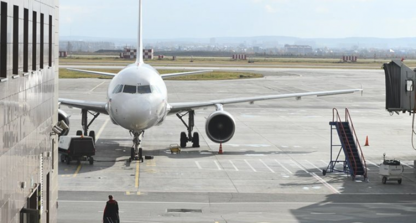 Рейс Владивосток — Благовещенск с 95 людьми экстренно сел в Хабаровске из-за технической неисправности