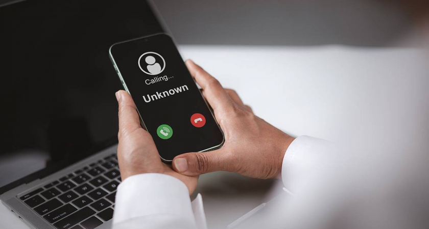 37-летняя лаборантка из Свердловской области свела счеты с жизнью после звонка мошенников