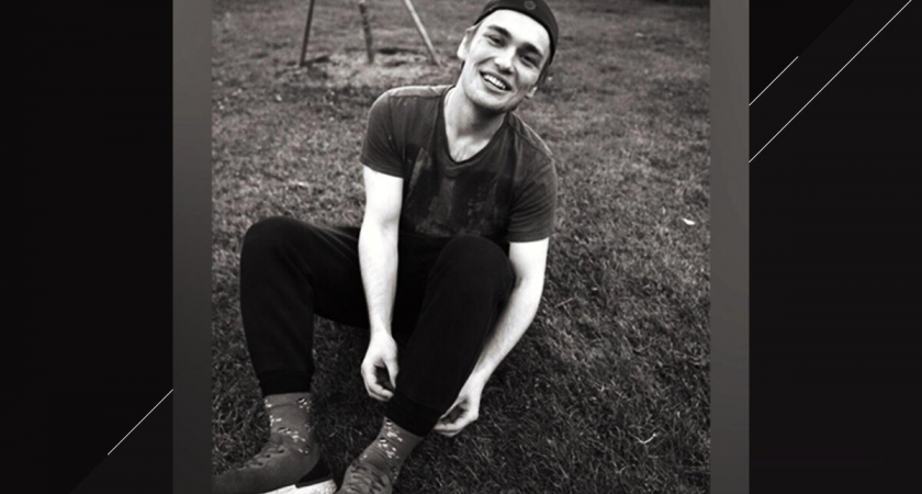 Умер в 27 лет: ушёл из жизни Петр Вечерков — голос героев «Бегущего в лабиринте» и «Каратэ-пацана»