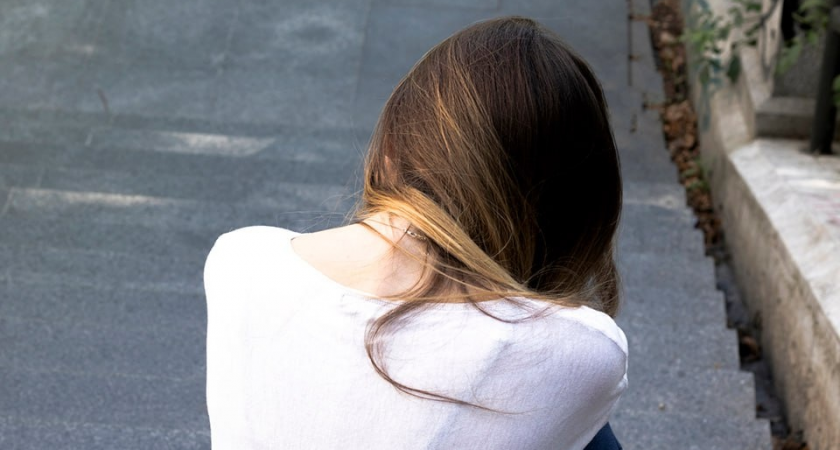 Частое «я» в разговоре — тревожный сигнал: психиатр назвал речевой маркер шизофрении