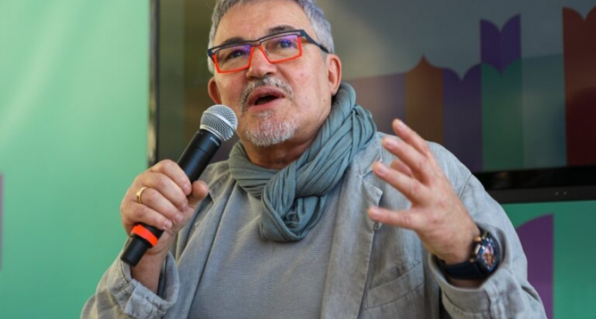 Дибров возмутился вторжением в личную жизнь после видео с расстегнутой ширинкой и незнакомкой