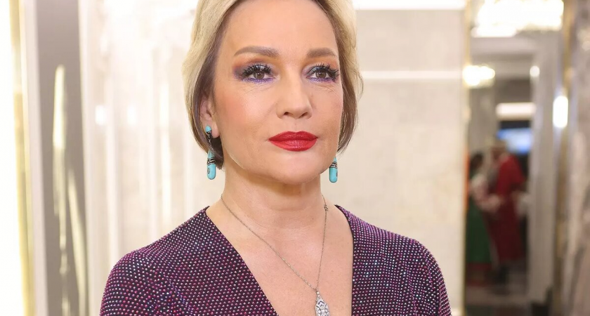 «Не выдержали испытания медными трубами»: Буланова уволила всех танцоров после летней популярности в Сети