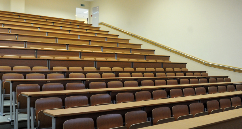 Рособрнадзор лишил Шанинку аккредитации: под удар попали психология, менеджмент и социология