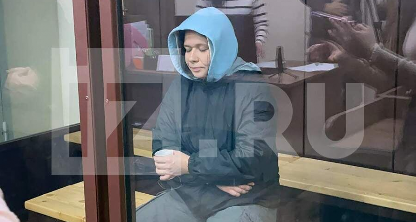 Мать с закрытыми глазами и стаканчиком: суд решает судьбу женщины, расчленившей 6-летнего сына