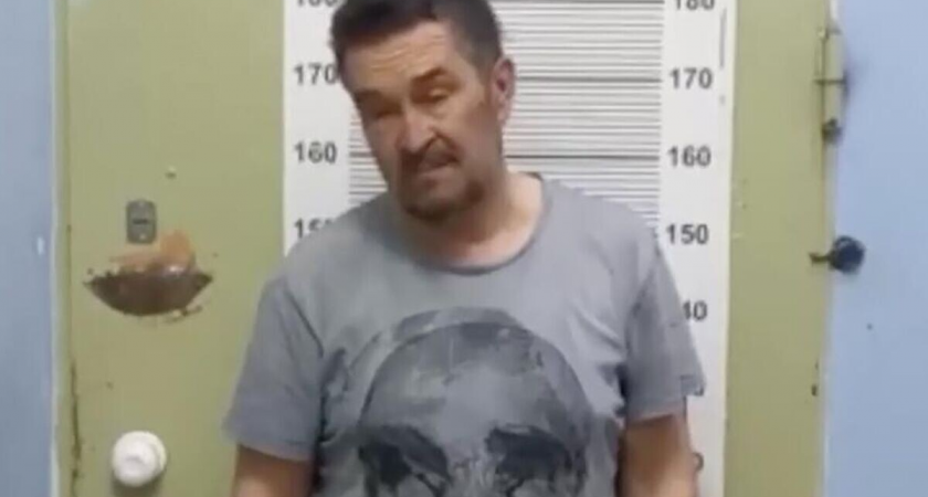 57-летнему екатеринбуржцу, напавшему на ребенка в Z-шапке, грозит новый срок за терроризм