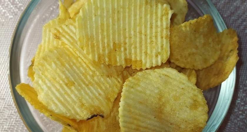 22-летний боксер из Ярославля получил химический ожог гортани и пищевода от острых чипсов