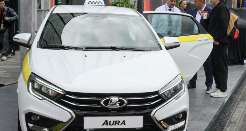 «АвтоВАЗ» отгрузил первые 20 Lada Aura для такси: «Яндекс» вложит 250 млн рублей