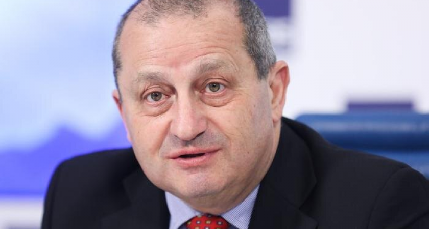 86-летнему Якову Кедми вызвали скорую в московской гостинице из-за болей в груди