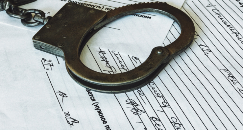 Знакомый и его сообщник изнасиловали ростовчанку и украли 800 тысяч рублей из её квартиры