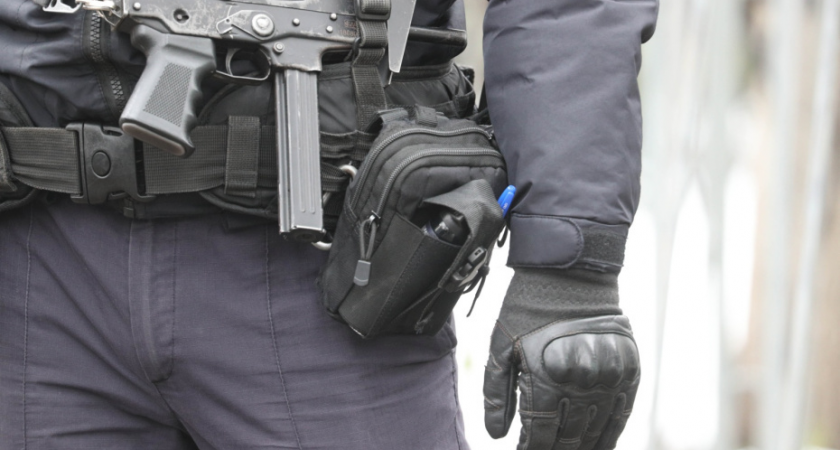 «Парализованная» попрошайка у Троице-Сергиевой Лавры встала и ушла после проверки полиции